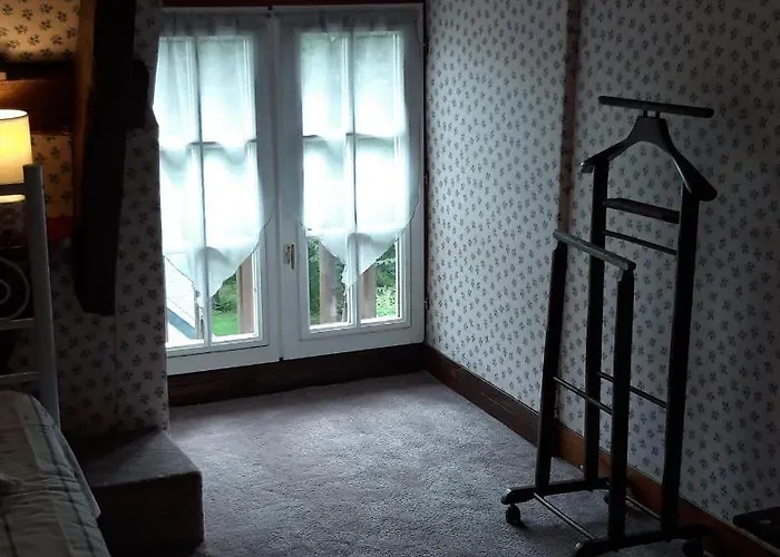 LE CHALET SUISSE - Chambre aux fleurs